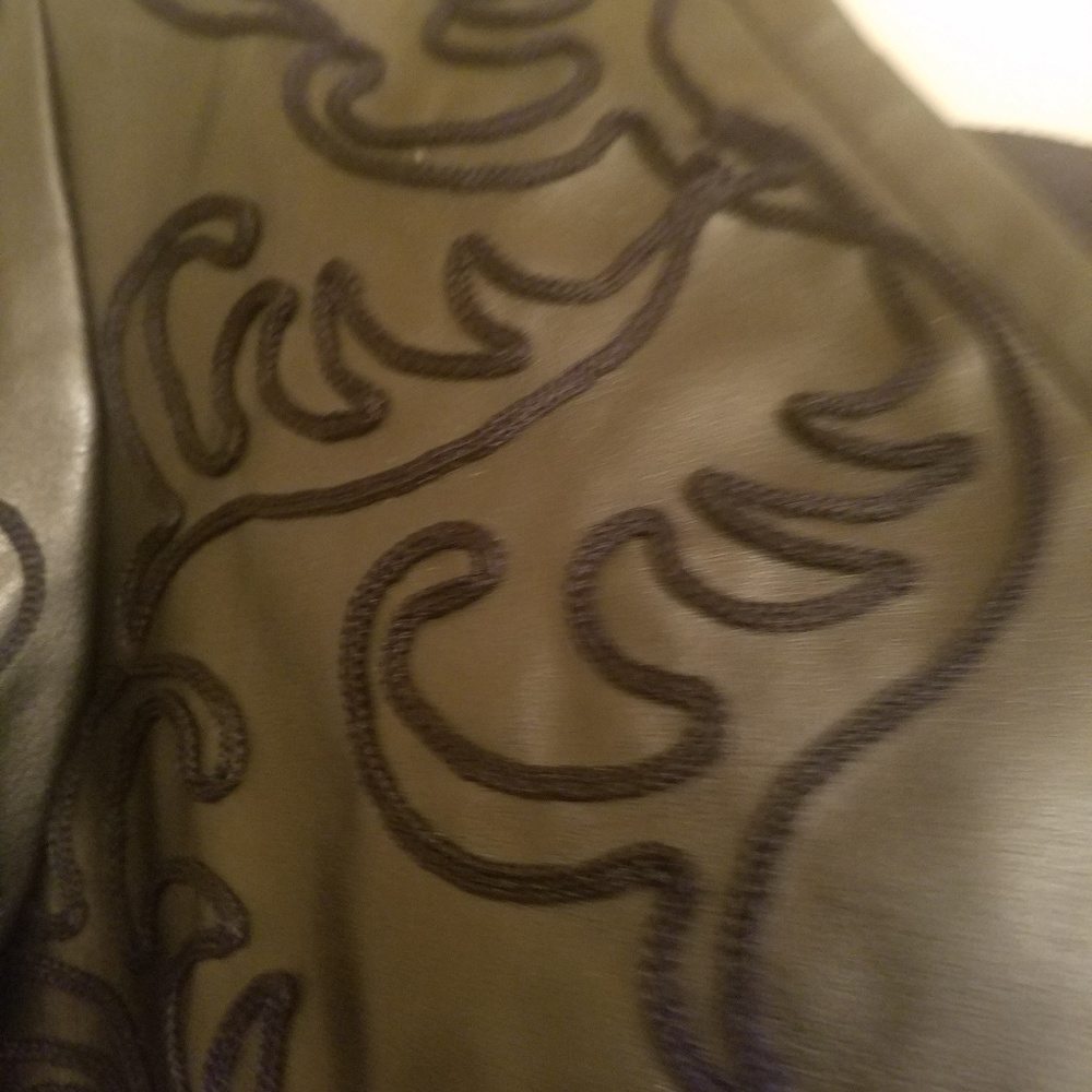 Bolero Style Jacket - image 4